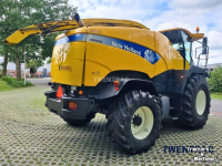 Veldhakselaar New Holland FR 9060 hakselaar