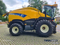 Veldhakselaar New Holland FR 9060 hakselaar