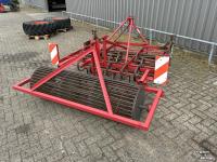 Zaaibed-combinatie / Zaaibedbereider  Beddencultivator / Zaaibedbereider / Frontbereider 1,50-1.80