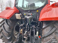 Traktoren Valtra N142 met Quicke Q68 DM voorlader