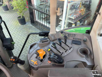 Tractor / Trekker John Deere 6120M