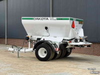 Overige tuin- en parkmachines en toebehoren  Dakota Turf Tender 414 Zandstrooier Bezandingsmachine