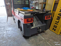 Vrachtwagen Linde P250 TOW
