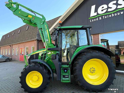 Tractor / Trekker John Deere 6120M