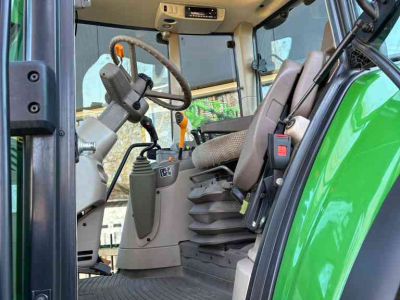 Tractor / Trekker John Deere 6120M