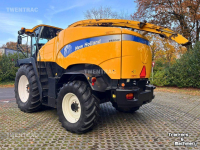Veldhakselaar New Holland FR 9040 hakselaar
