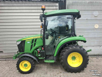 Compact tractor John Deere 3033R compact tractor smalspoor hydrostaat tuin en park communal kleine trekker mini