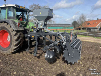 Schijveneg  Agroland Raptor 300 + Agriwir zaaimachine