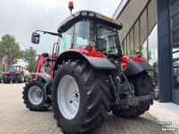 Tractor / Trekker Massey Ferguson 5711 SL Dyna- 4 Efficiënt met voorlader