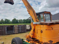 Bandenkraan / Graafmachine op wielen Vaiacar 8R getrokken kraan