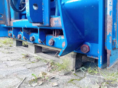 Kuilhapper AP NP 1600 HA-IB Kuilhapper met afschuiver en inzetbak