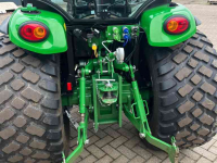 Compact tractor John Deere 3046R