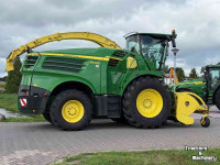 Veldhakselaar John Deere 8400 HAKSELAAR