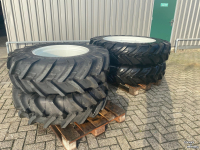 Wielen, Banden, Velgen & Afstandsringen Michelin Agribib 13.6R38 + 13.6R24 op verstel velgen