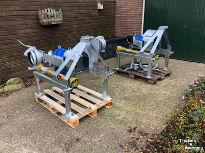 Mestpomp  Bomik 180 M3 met stenenvanger