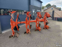 Ploegen Kuhn Master 120 4 schaar ploeg