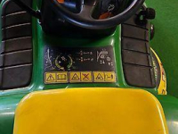 Zitmaaier John Deere LT155