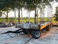 Vierwielige wagen / Landbouwwagen  Latre aanhangwagen