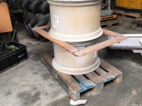 Wielen, Banden, Velgen & Afstandsringen Valtra W18L X 28