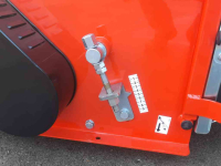 Graszodebeluchter Kubota Koala 1200 klepelmaaier- vertikuteermachine   verticuteer peruzzo- kubota