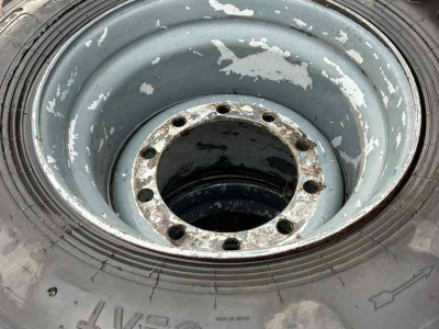 Wielen, Banden, Velgen & Afstandsringen  700/40R22.5