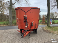 Voermengwagen Vertikaal RMH UAV 14 C