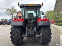 Tractor / Trekker Massey Ferguson 5711 SL Dyna- 4 Efficiënt met voorlader