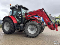 Tractor / Trekker Massey Ferguson 5711 SL Dyna- 4 Efficiënt met voorlader