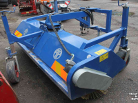 Veegmachine AP VHZ2750 HH LW3 veegmachine rolbezem rolveger met opvangbak