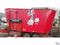 Voermengwagen Vertikaal Peecon Biga 24m3 Amerikaanse uitvoering