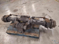 Gebruikte onderdelen van tractoren Massey Ferguson Dana 735/607 vooras defect