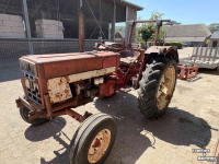 Compact tractor International 423