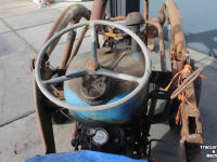 Oldtimers Ford Fordson Dextra met frontlader voorlader opknapper oldtimer