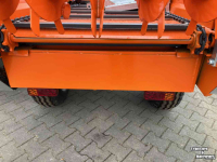 Mestverspreider / Stalmeststrooier Agromet Jarmet N250-1  mest verspreider  meststrooier