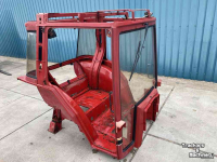 Gebruikte onderdelen van tractoren International kaal cabine frame van een 845XL, 4 cilinder XL cabine met korte poken