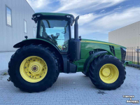 Tractor / Trekker John Deere 8260R