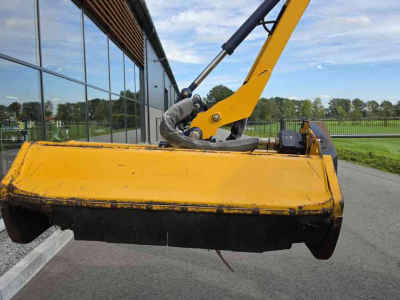Maaiarm met klepelmaaier Bomford Falcon 5.5