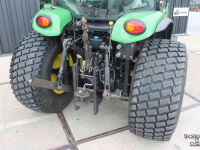 Compact tractor John Deere 4720 compacttrekker hydrostaat tuinbouwtrekker tractor voorlader frontlader