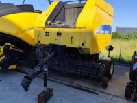Persen / Balenpers / Pakkenpers New Holland BR 7070 Cropcutter