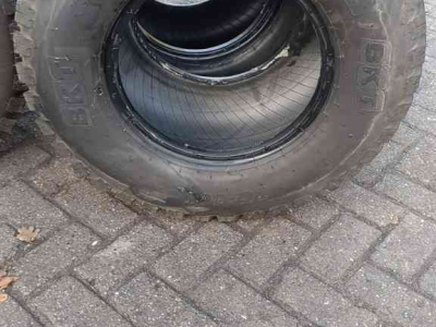 Wielen, Banden, Velgen & Afstandsringen BKT 31x15.5R15 gazon profiel