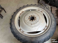 Wielen, Banden, Velgen & Afstandsringen Alliance 230/95R44 (9.5R44)