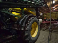 Veldspuit John Deere 840