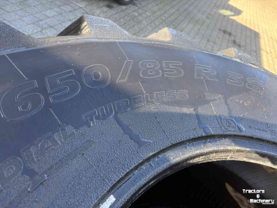 Wielen, Banden, Velgen & Afstandsringen  650/85R38 Michelin en Good Year