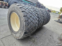 Wielen, Banden, Velgen & Afstandsringen Michelin 710/50R30.5 op velg.