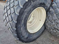 Wielen, Banden, Velgen & Afstandsringen Michelin 710/50R30.5 op velg.