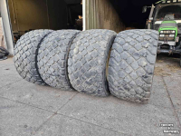 Wielen, Banden, Velgen & Afstandsringen Michelin 710/50R30.5 op velg.