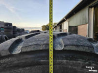 Wielen, Banden, Velgen & Afstandsringen Michelin 710/50R30.5 op velg.
