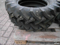 Wielen, Banden, Velgen & Afstandsringen Pirelli 600-16 as