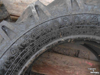 Wielen, Banden, Velgen & Afstandsringen Pirelli 600-16 as