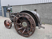 Oldtimers Lanz-Bulldog HN1 12/20